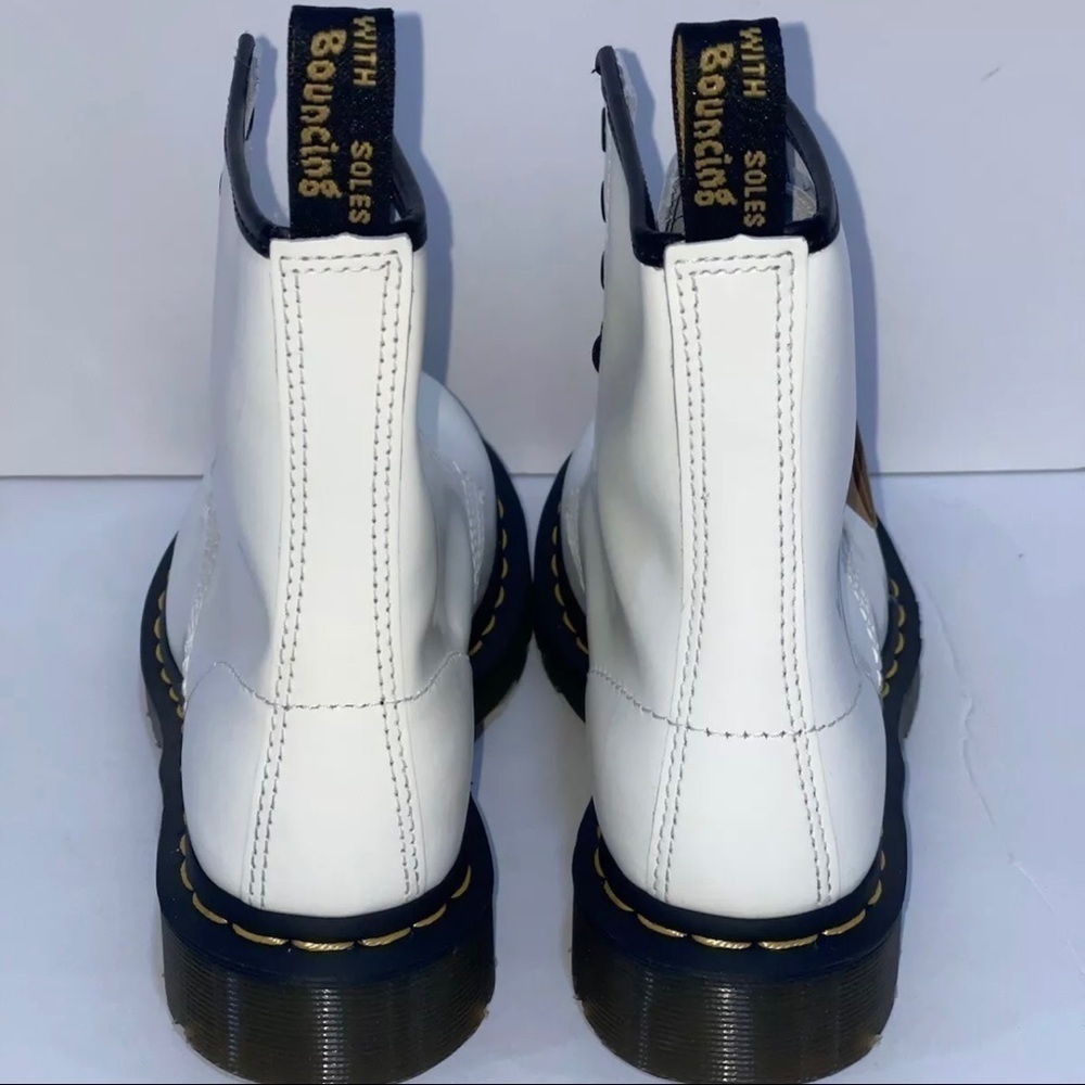 DR. MARTENS 1460 (11821) SMOOTH LEATHER LACE UP BOOTS WHITE SIZE - 6 .US/37 .EU - Picture 6 of 11